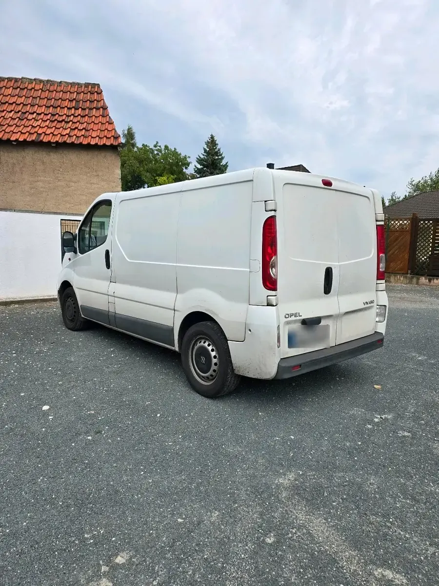 Gebraucht Opel Vivaro 90 PS (66 kW) 2010 Weiß Van / Kleinbus