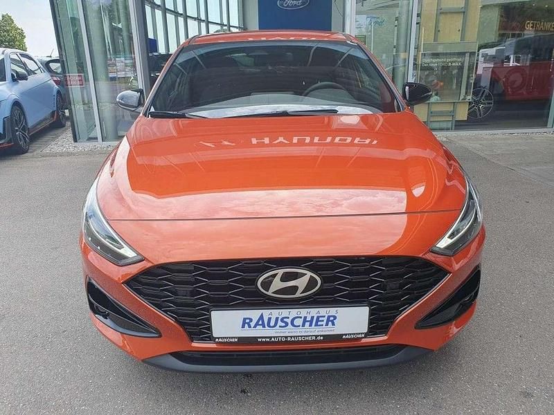 Gebraucht Hyundai i30 Advantage 101 PS (74 kW) 2025 Jupiter orange metallic Limousine