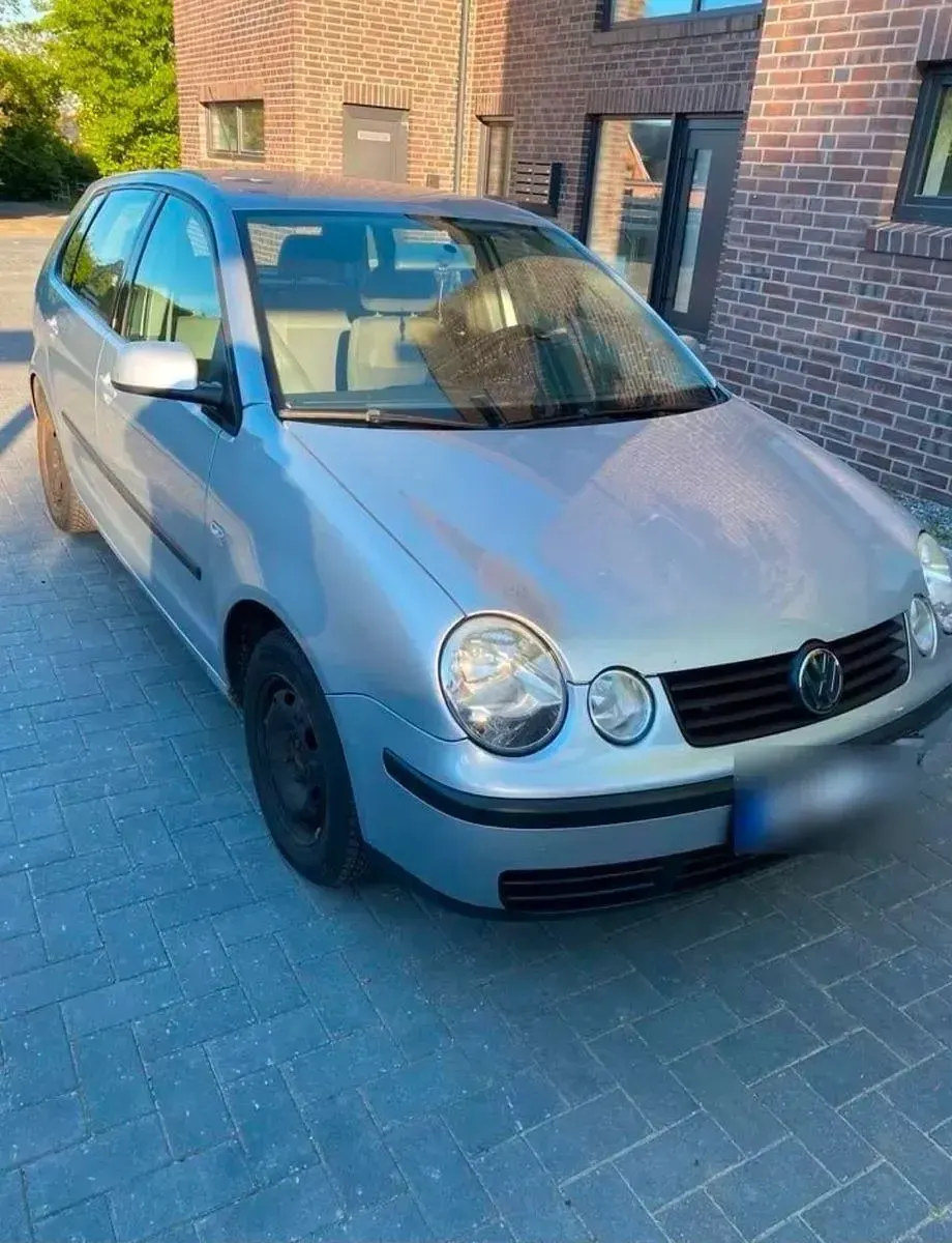 Gebraucht VW Polo Basis 75 PS (55 kW) 2001 Silber Kleinwagen