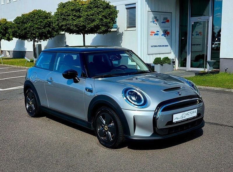 Gebraucht Mini Cooper SE Essential 135 kW (184 PS) 2023 Silber Kleinwagen