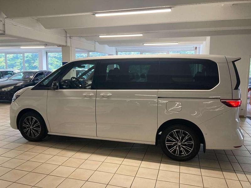 Gebraucht VW Multivan 204 PS (150 kW) 2024 Candyweiss Van