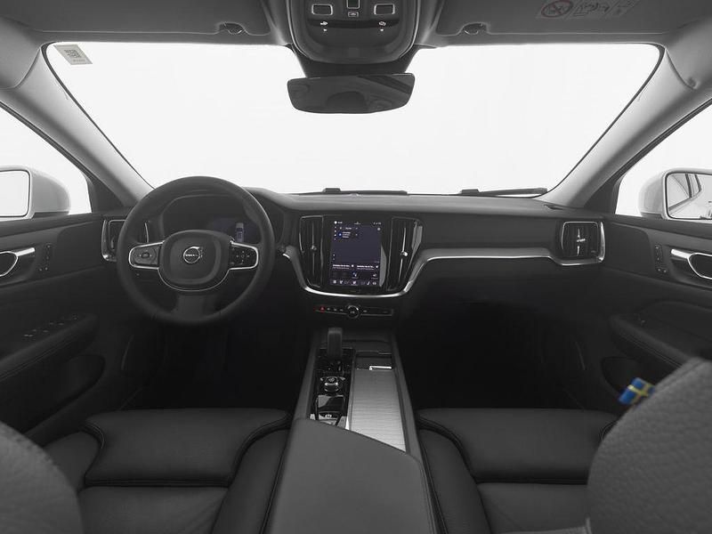 Gebraucht Volvo V60 CC Plus 197 PS (144 kW) 2023 Weiss crystal white pearl / me Kombi