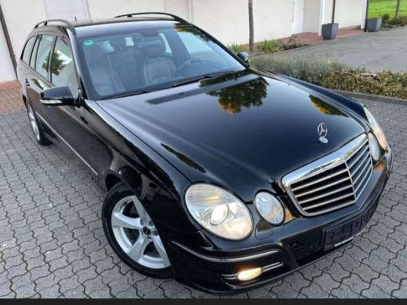 Schwarz Gebraucht 2006 Mercedes E200 Avantgarde Kombi | 5.150 € (Fairer Preis) - Bild 1/4