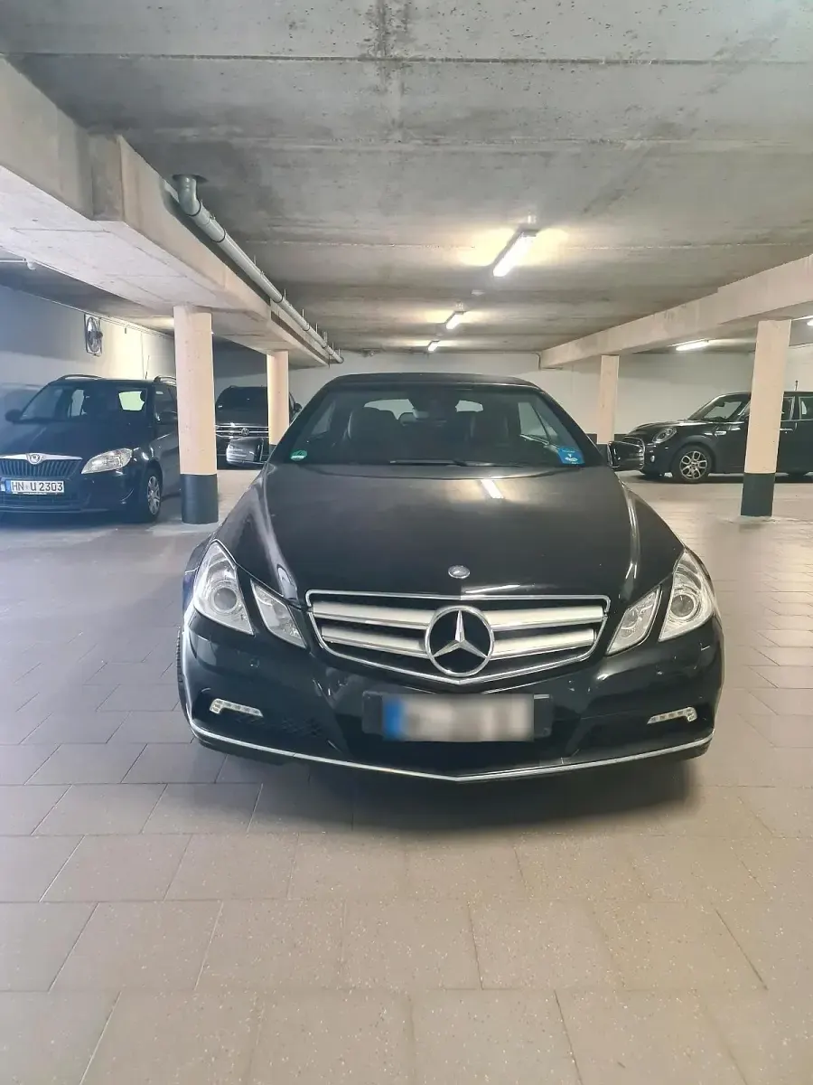 Second-hand Mercedes E250 204 CP (150 kW) 2010 Negru Cabrio