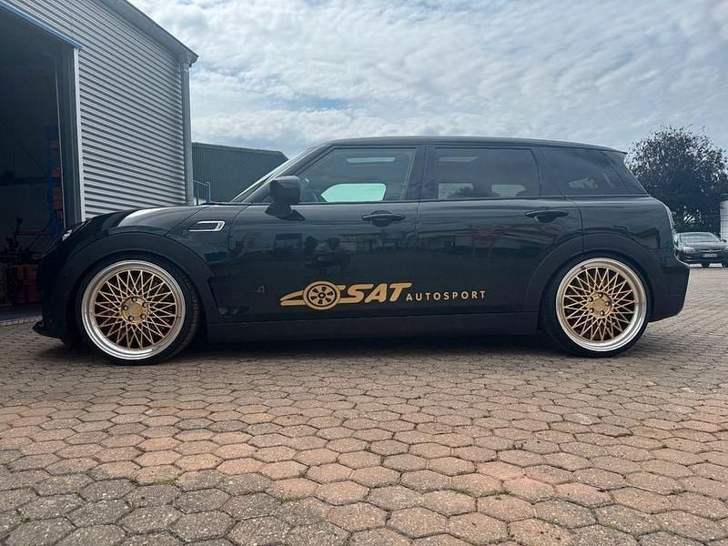 Grün Gebraucht 2020 Mini John Cooper Works Clubman Kombi | 35.000 € (Teuer) - Bild 1/4