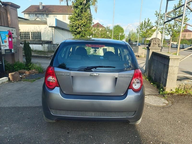 Gebraucht Chevrolet Aveo 84 PS (61 kW) 2010 Silber Kleinwagen