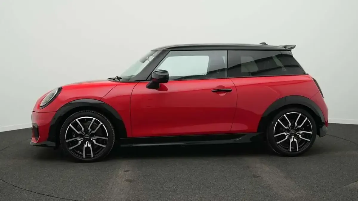 Używany Mini John Cooper Works 156 KM (114 kW) 2025 Czerwony Hatchback
