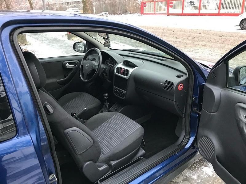 Używany Opel Corsa 89 KM (65 kW) 2006 Niebieski Hatchback
