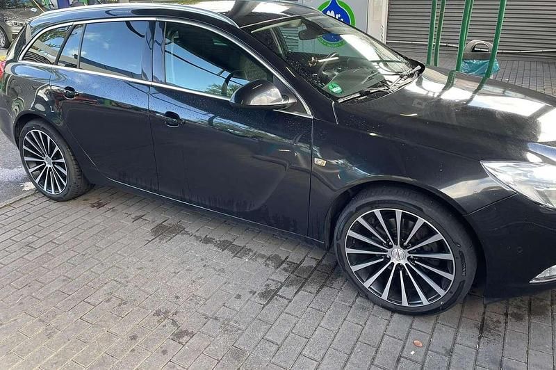 Gebraucht Opel Insignia Edition 163 PS (119 kW) 2014 Schwarz Limousine
