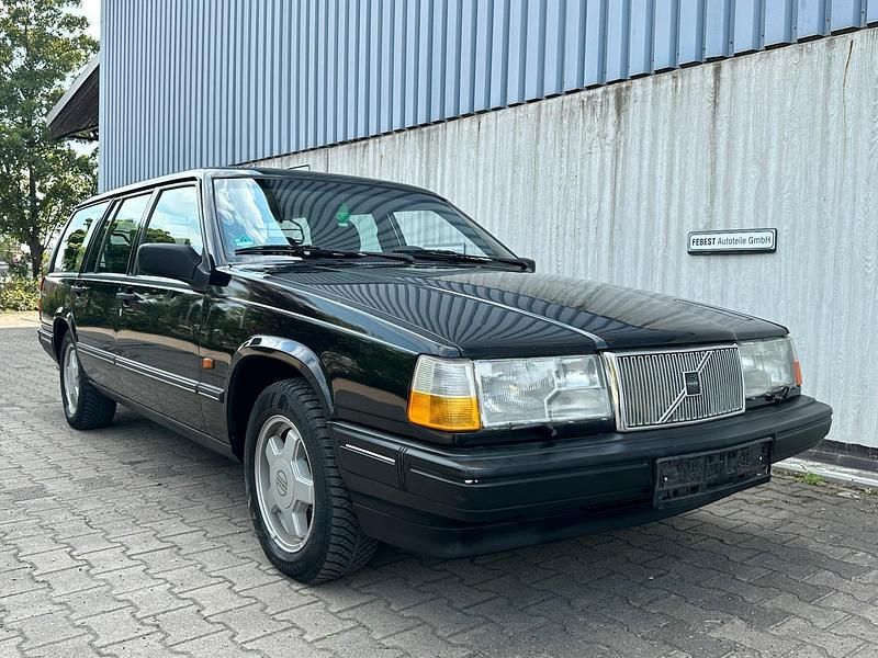 Schwarz Gebraucht 1996 Volvo 945 Kombi | 3.990 € - Bild 1/4