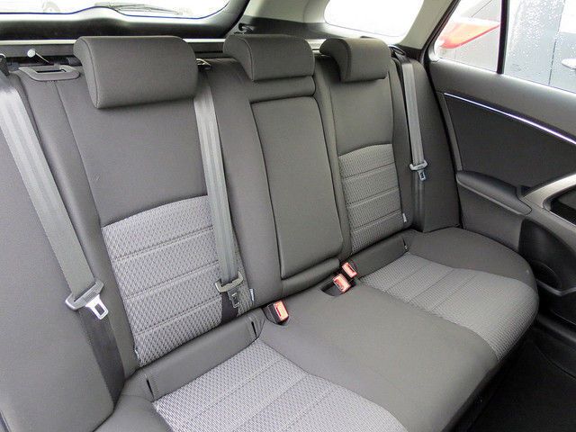 Gebraucht Toyota Avensis Edition 147 PS (108 kW) 2014 Silber metallic Kombi