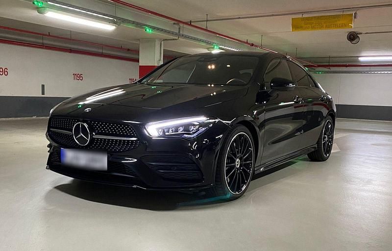 Schwarz Gebraucht 2019 Mercedes CLA250 Limousine | 28.000 € (Fairer Preis) - Bild 1/4