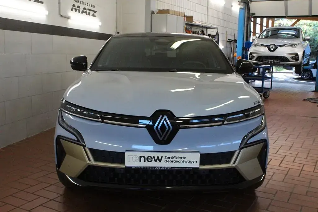 Gebraucht Renault Megane E-Tech Iconic 160 kW (218 PS) 2023 Weiß Limousine