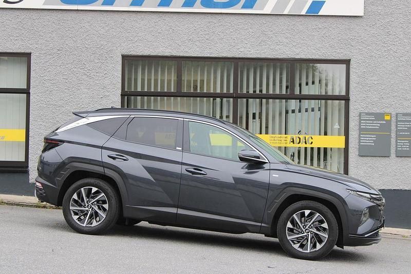 Grau Gebraucht 2021 Hyundai Tucson Trend SUV | 24.990 € (Superpreis) - Bild 1/4