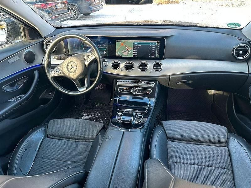 Schwarz Gebraucht 2016 Mercedes E220 Limousine | 16.950 € (Fairer Preis) - Bild 1/4
