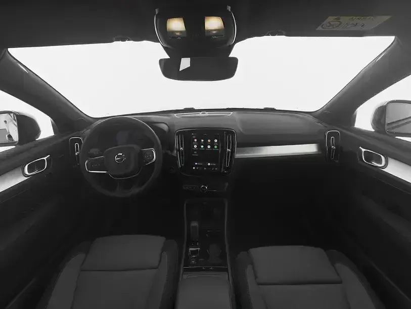 Second-hand Volvo XC40 Plus 2026 Negru SUV