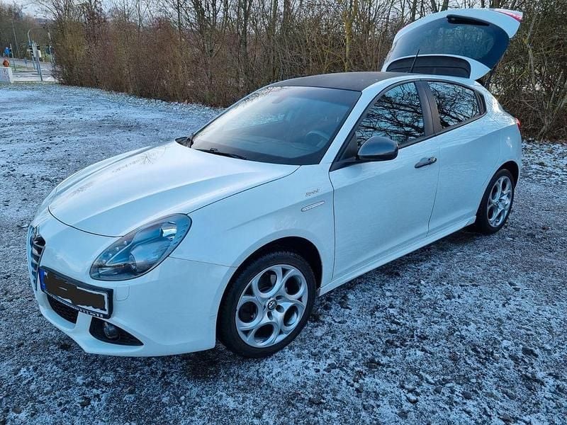 Gebraucht Alfa Romeo Giulietta Sprint 150 PS (110 kW) 2015 Weiß Limousine
