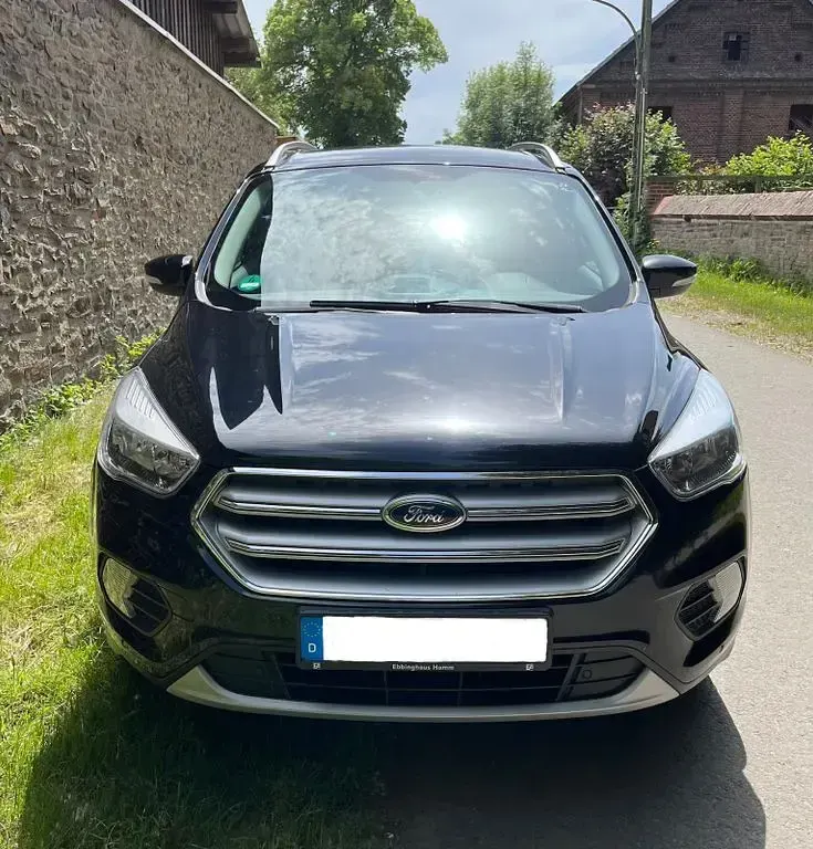 Gebraucht Ford Kuga 120 PS (88 kW) 2019 Schwarz SUV