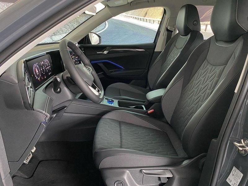 Neu VW Tiguan 150 PS (110 kW) 2026 Delfingrau metallic SUV