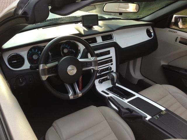 Gebraucht Ford Mustang 213 PS (156 kW) 2011 Weiß Cabrio