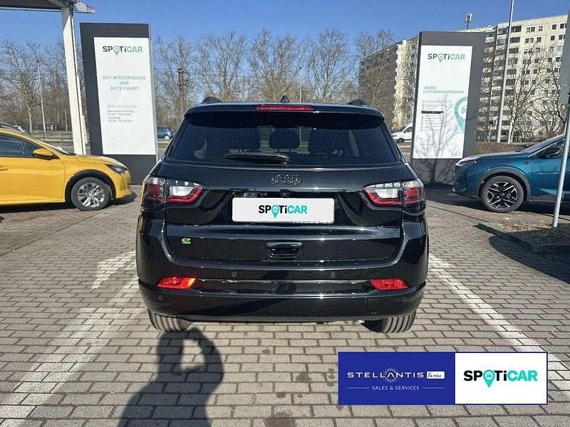 Gebraucht Jeep Compass 131 PS (96 kW) 2024 Schwarz SUV