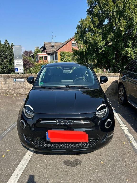 Schwarz Gebraucht 2022 Fiat 500e Icon Limousine | 14.600 € (Superpreis) - Bild 1/4