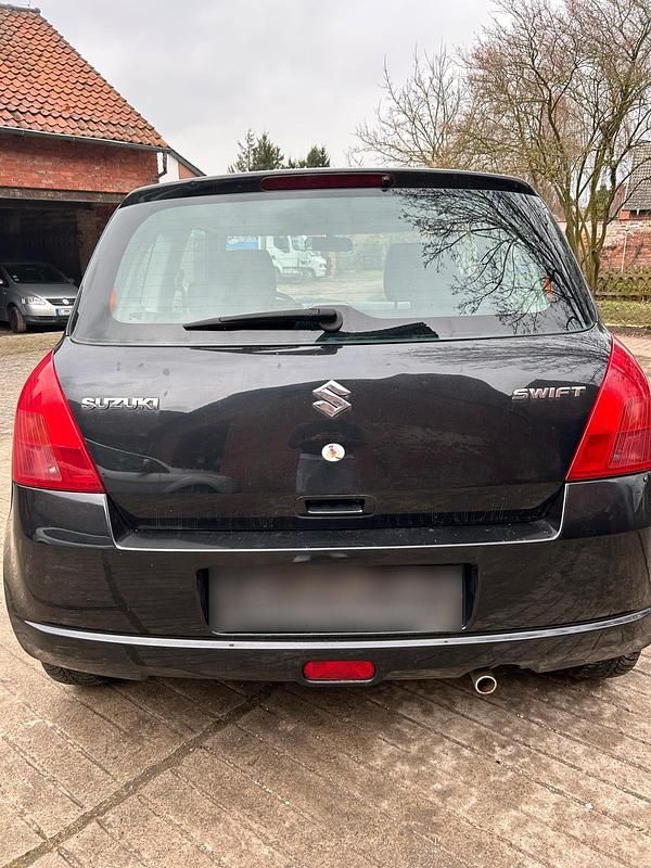 Gebraucht Suzuki Swift 92 PS (67 kW) 2005 Schwarz Kleinwagen