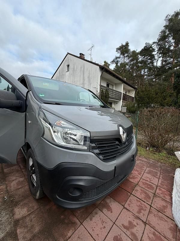 Gebraucht Renault Trafic 120 PS (88 kW) 2015 Grau Van / Kleinbus