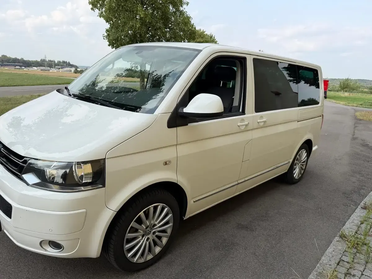 Gebraucht VW Multivan Highline 179 PS (131 kW) 2012 Weiß Van / Kleinbus
