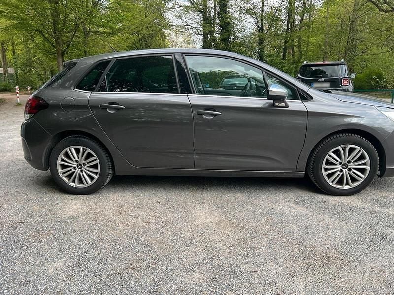 Gebraucht Citroën C4 99 PS (72 kW) 2016 Grau Kleinwagen