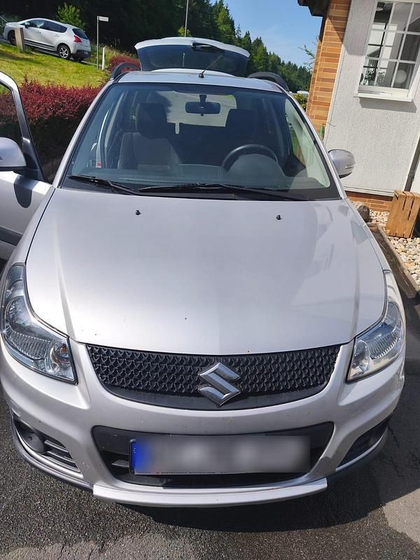 Silber Gebraucht 2011 Suzuki SX4 SUV | 4.000 € (Guter Preis) - Bild 1/4