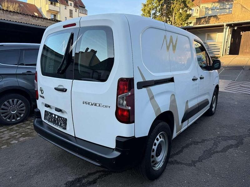 Gebraucht Toyota Proace 102 PS (75 kW) 2020 Weiß Van / Kleinbus