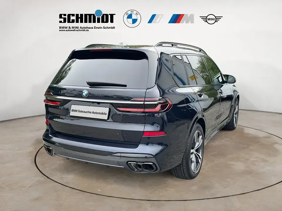 Gebraucht BMW X7 M Sport 530 PS (389 kW) 2023 Carbon schwarz SUV
