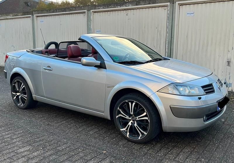 Silber Gebraucht 2005 Renault Mégane Cabriolet Cabrio | 2.900 € (Etwas zu teuer) - Bild 1/4