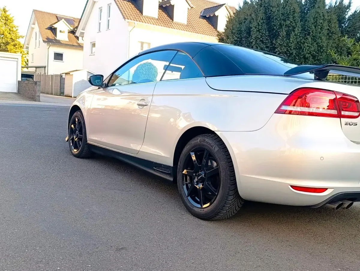 Używany VW Eos Sportline 140 KM (102 kW) 2013 Srebrny Kabriolet