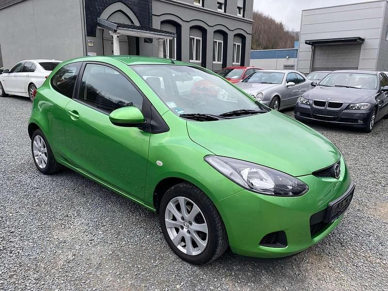 Gebraucht Mazda 2 Inclusive 75 PS (55 kW) 2010 Metisgrün metallic Kleinwagen