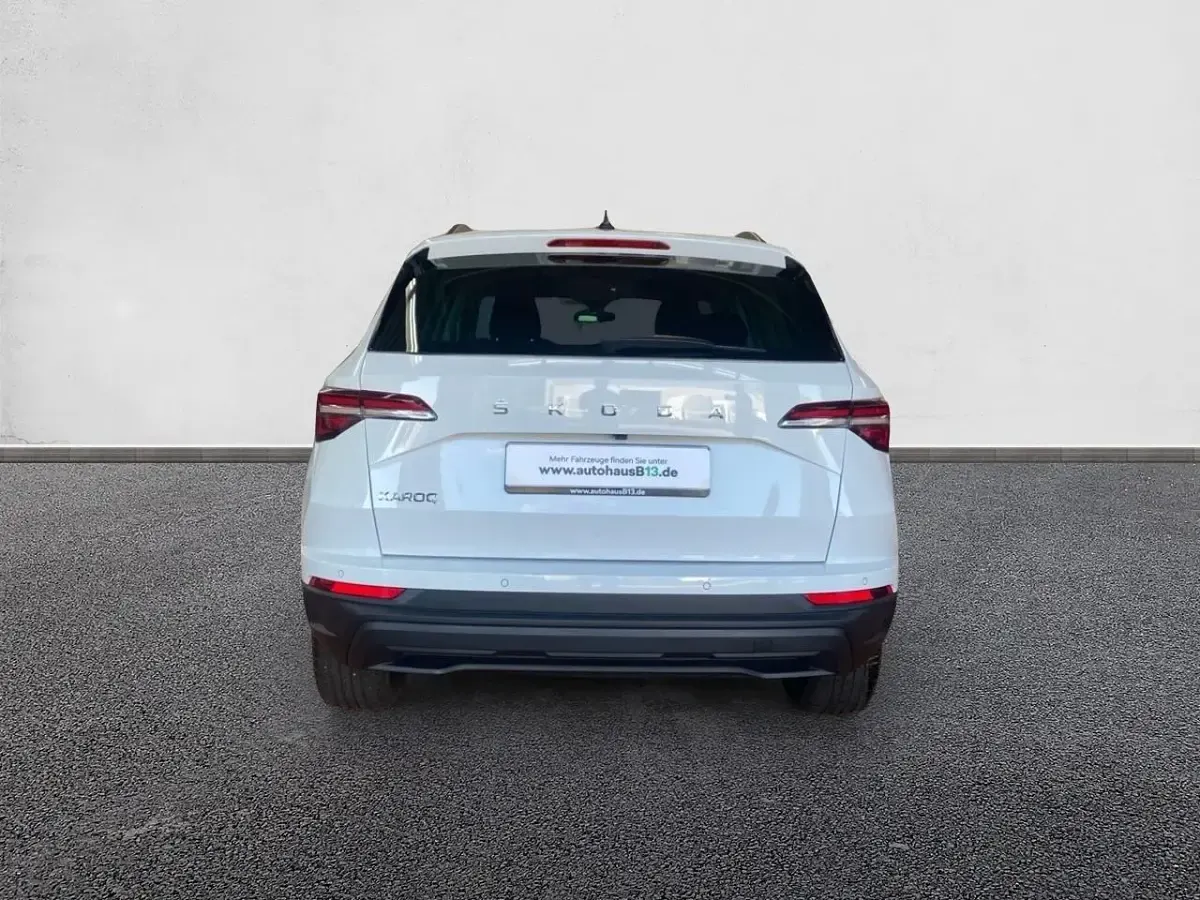Gebraucht Skoda Karoq Ambition 150 PS (110 kW) 2023 Moonweiß perleffekt SUV