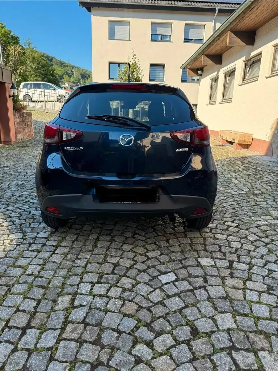Gebraucht Mazda 2 Nakama 90 PS (66 kW) 2016 Blau Kleinwagen