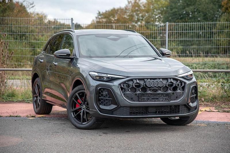 Grau Gebraucht 2025 Audi Q5 Sport SUV | 65.331 € (Superpreis) - Bild 1/4