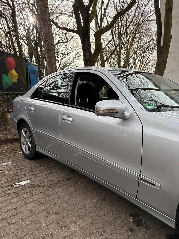 Gebraucht Mercedes E280 Elegance 231 PS (169 kW) 2008 Silber Limousine