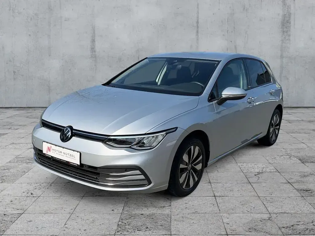 Gebraucht VW Golf VII Move 110 PS (80 kW) 2023 Silber Limousine