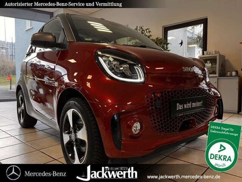 Rot Gebraucht 2024 Smart ForTwo Electric Drive Cabrio | 19.990 € (Teuer) - Bild 1/4