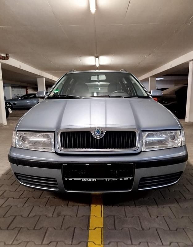Silber Gebraucht 2003 Skoda Octavia Kombi | 1.850 € (Fairer Preis) - Bild 1/4