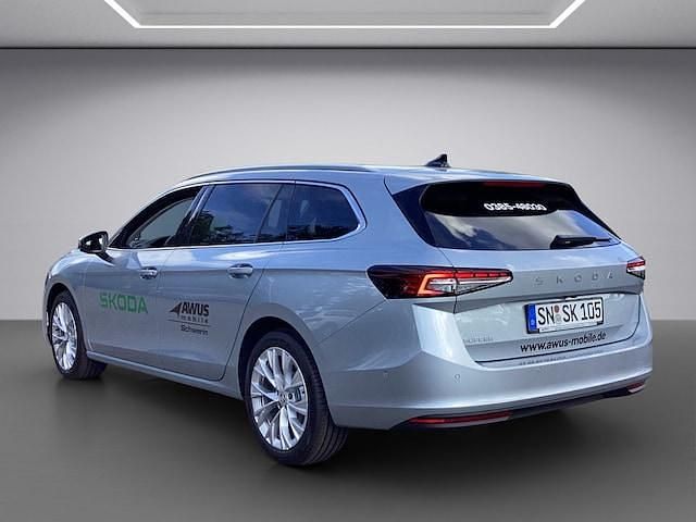Gebraucht Skoda Superb Selection 150 PS (110 kW) 2024 Aluminiumsilber metallic Kombi