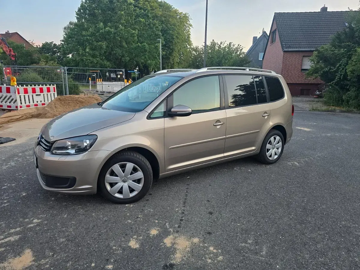 Gebraucht VW Touran Comfortline 140 PS (102 kW) 2013 Beige Van / Kleinbus