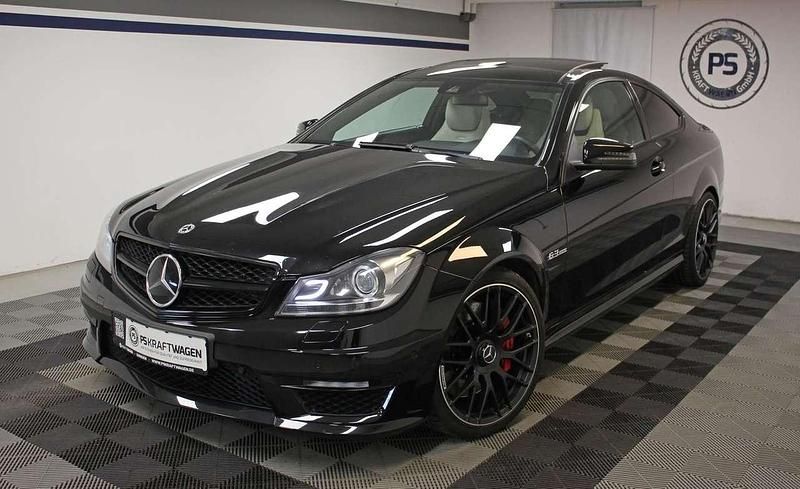 Schwarz Gebraucht 2013 Mercedes C63 AMG AMG Coupé | 39.999 € (Fairer Preis) - Bild 1/3