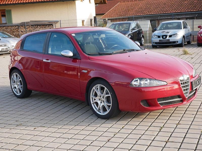 Gebraucht Alfa Romeo 147 105 PS (77 kW) 2008 Rot Kleinwagen