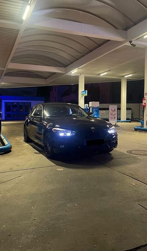 Schwarz Gebraucht 2016 BMW 118 Kleinwagen | 15.500 € (Teuer) - Bild 1/4