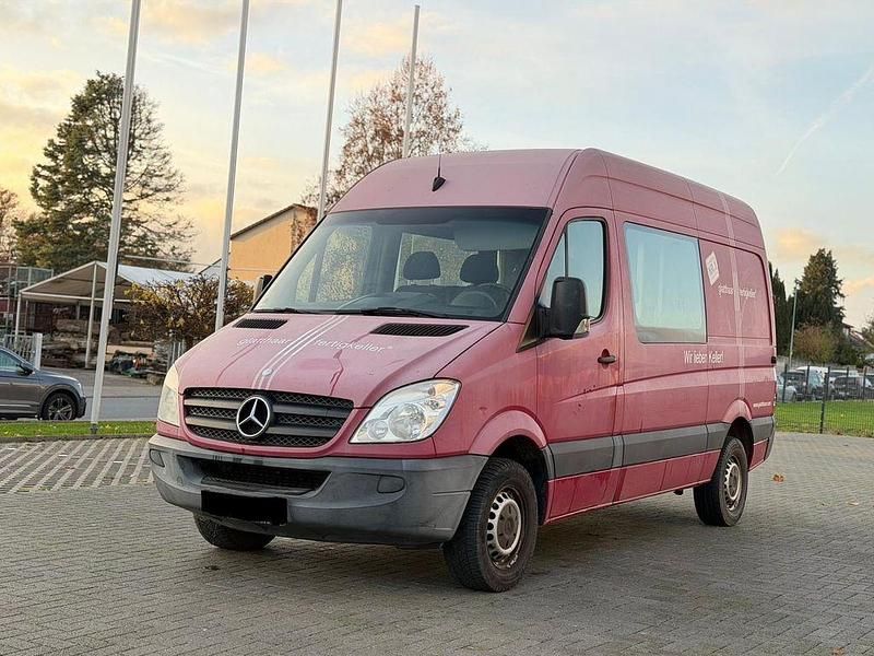Rot Gebraucht 2012 Mercedes 316 Van | 7.900 € (Superpreis) - Bild 1/4