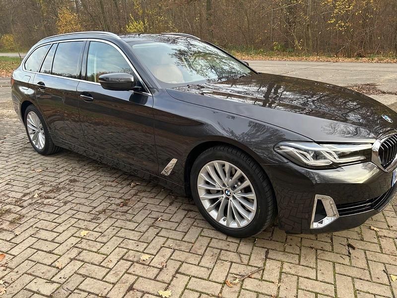 Gebraucht BMW 530 Luxury Line 252 PS (185 kW) 2021 Grau Kombi